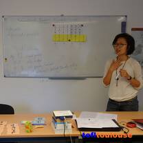 Classroom phonology lesson at TEFL Toulouse