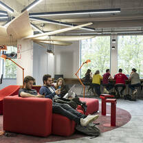 emlyon business school