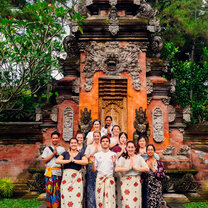 volunteers in Bali with IVHQ