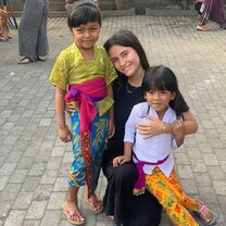 volunteers in Bali with IVHQ