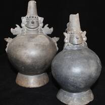 Chimú ceramic vessels