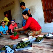 learning to cook in Thailand