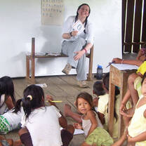 A volunteer teaching English