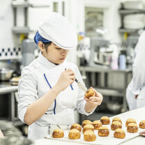 Students in the kitchen during Boulangerie program at Le Cordon Bleu Students in the kitchen during Boulangerie program at Le Cordon Bleu