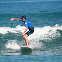 A Horizons Abroad summer French immersion student on a surfing activity in Biarritz, France.