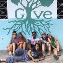 Group photo in Kairo, Zanzibar building new classrooms