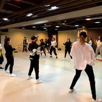 K-Pop dance class in Seoul