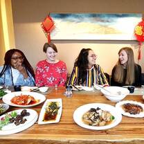 USAC Chengdu students try local dishes.