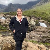 Student participating in a psychology observation and research program abroad, gaining hands-on experience in behavioral studies