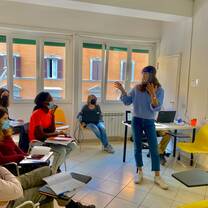 face to face group class teaching english