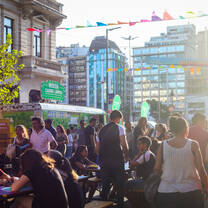 crowd enjoying the sun in buenos aires
