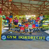 Students, teaching Sport at Volunt2Thai Campus 