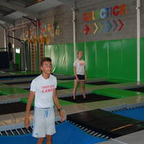 CAMPERS JUMPING AT IBERIAN CAMPS