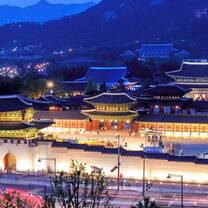 Sinchon campus is just a few minutes ride from the heart of the city, Gyeongbok Palace (photo by Robert Koehler)