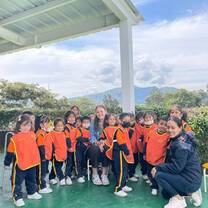 volunteer in a school