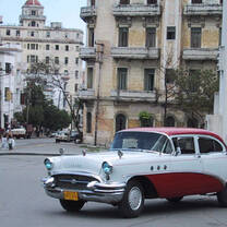 Classic cars and architecture in Havana
