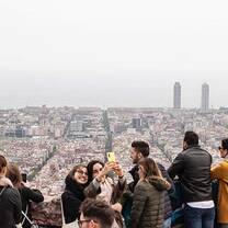 tourists in barcelona