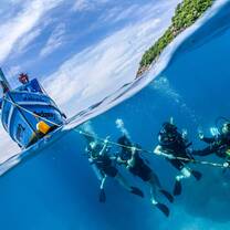 boat and divers