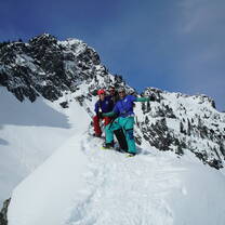 Group shot at Snow Lake at Alpental