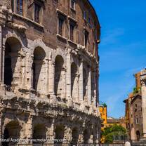 We explore the Roman Forum AND The Colosseum in the same afternoon