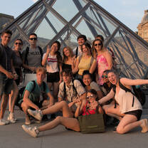Our hotels are so close to La Louvre.