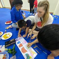 Help the orphanage children at the pagoda