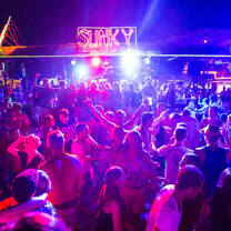 Backpacking Thailand group in the club