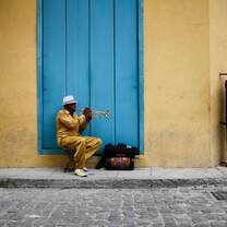 Street musician in Habana Vieja