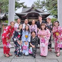 CET Japan students in Kyoto, Japan dressed up in kimonos and yukatas