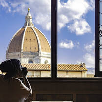 Student photographing the Duomo