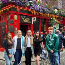 Visit one of the most iconic pubs in Ireland, while enjoy local irish music and chatting with fellow interns. 