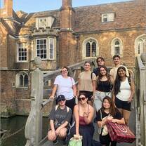 Our day trip to Cambridge lets you explore this picturesque university town, home to intellectuals including Charles Darwin, Alan Turing, and Stephen Hawkin. Stroll along the Backs or try your hand punting down River Cam.
