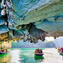 Backpacking Vietnam: Canoe in Thailand 