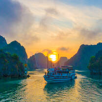 Backpacking Vietnam: Sunset picture 