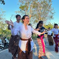 Volunteers practicing traditional Balinese dance