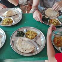 Food: Roti and vegetable 
