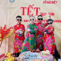 Tet with children 