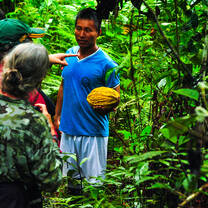 students discovering Amazon fruits
