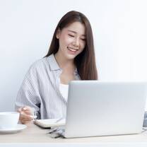 Woman in front of a computer