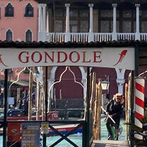 Gondole sign