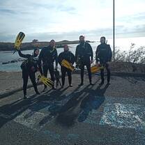Interns ready to go underwater