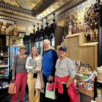 Reed, Cheryl, Bruce & Mónica La Constanza shop Mataró, Maresme, Barcelona, Catalonia, Spain