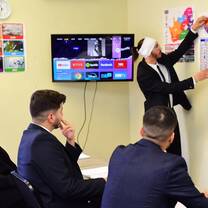 Student in class in AIR1 ENGLISH ACADEMY building.