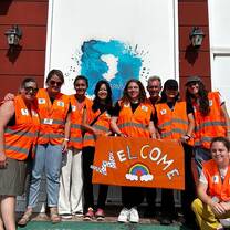 refugee volunteers