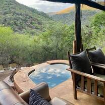 Infinity pool volunteer lodge