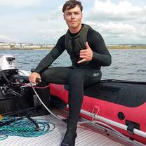 Checking out the coast from the sea, an excuse for photography and a bit if wake-boarding!