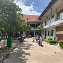Volunteer with children in Cambodia