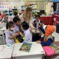 Thailand interns teaching their class