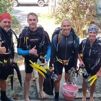 Our newest Divemaster assisting on her mom and brother's open water course