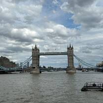 Picture of a bridge in London, England